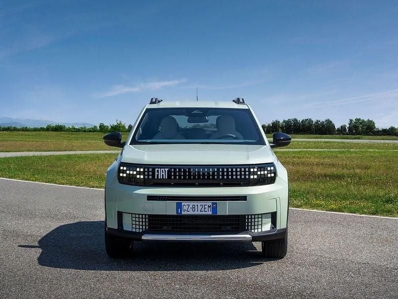 Uusi Fiat Grande Panda Pop 52 kW (72 HP) 2025 Sininen Viistoperä