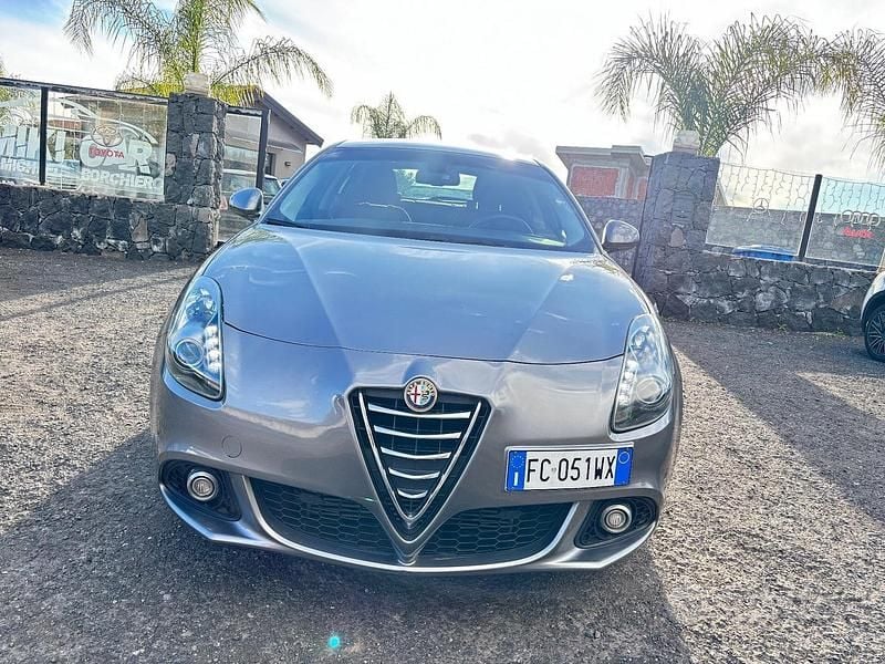 Usata Alfa Romeo Giulietta Exclusive 120 CV (88 kW) 2016 Grigio Berlina