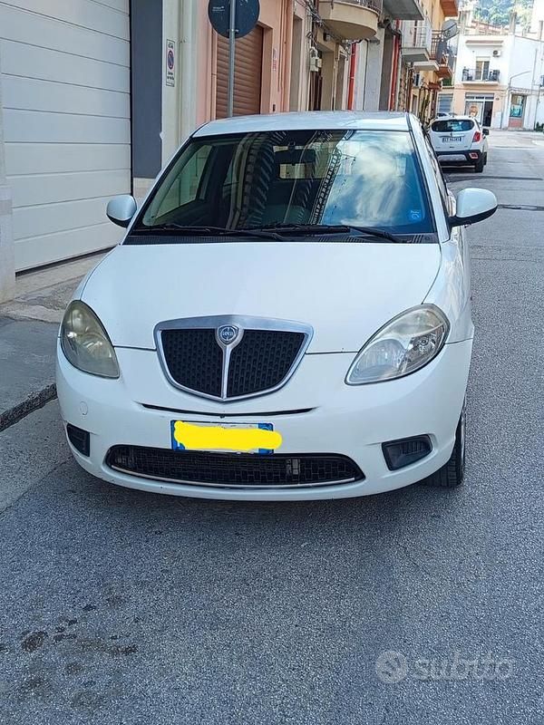 Usata 2010 Lancia Ypsilon Due volumi | 3200 € (Buon prezzo) - Immagine 1/4