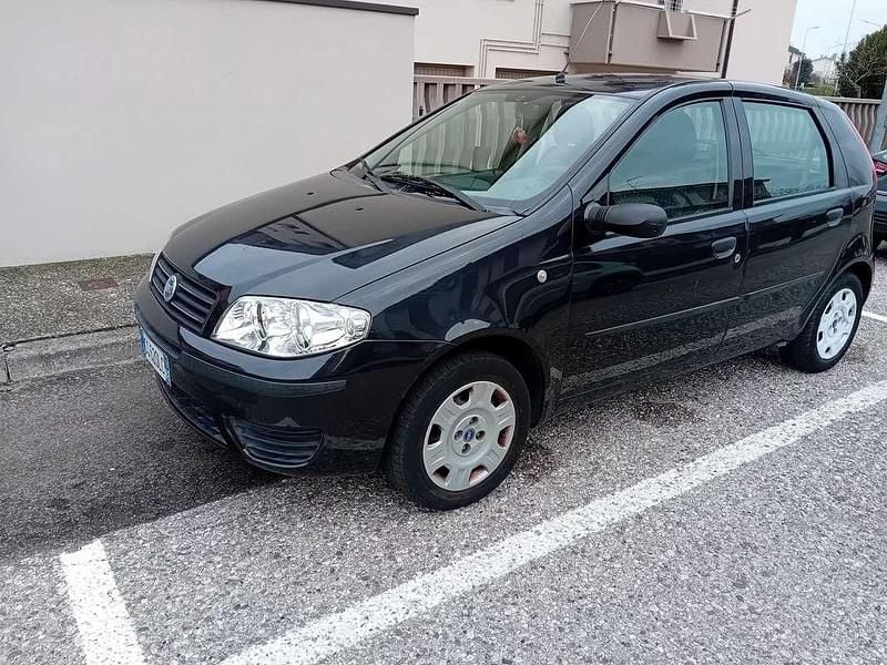 Usata Fiat Punto Active 60 CV (44 kW) 2003 Nero Berlina
