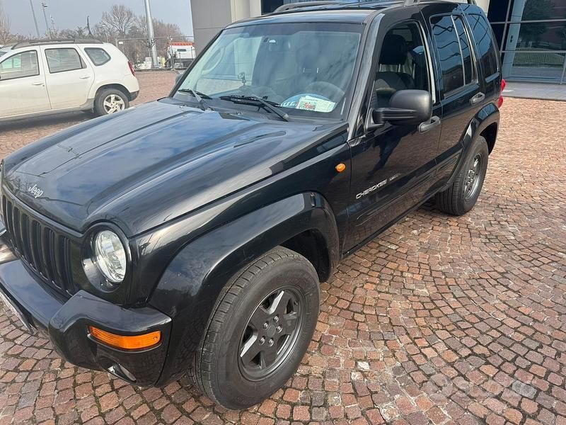 Usata Jeep Cherokee 2004 Nero SUV
