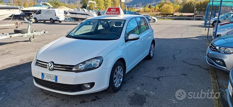 Bianco Usata 2011 VW Golf VI Comfortline Tre volumi | 7900 € (Buon prezzo) - Immagine 1/4