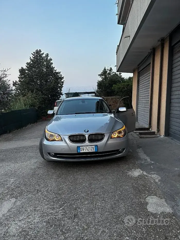 Usata BMW 530 235 CV (172 kW) 2007 Grigio Berlina
