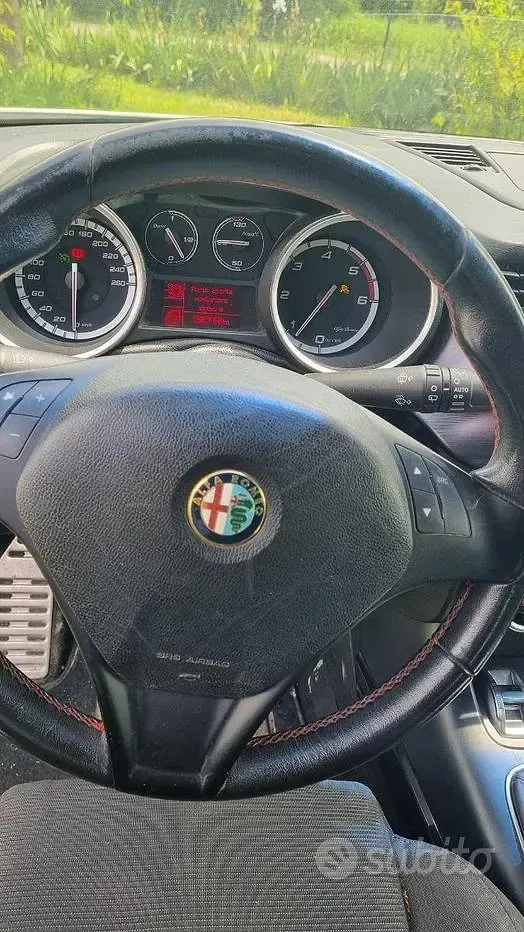 Usata Alfa Romeo Giulietta 140 CV (102 kW) 2011 Bianco Utilitaria