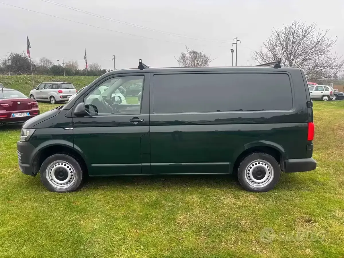Usata VW Transporter 102 CV (75 kW) 2016 Verde Furgone