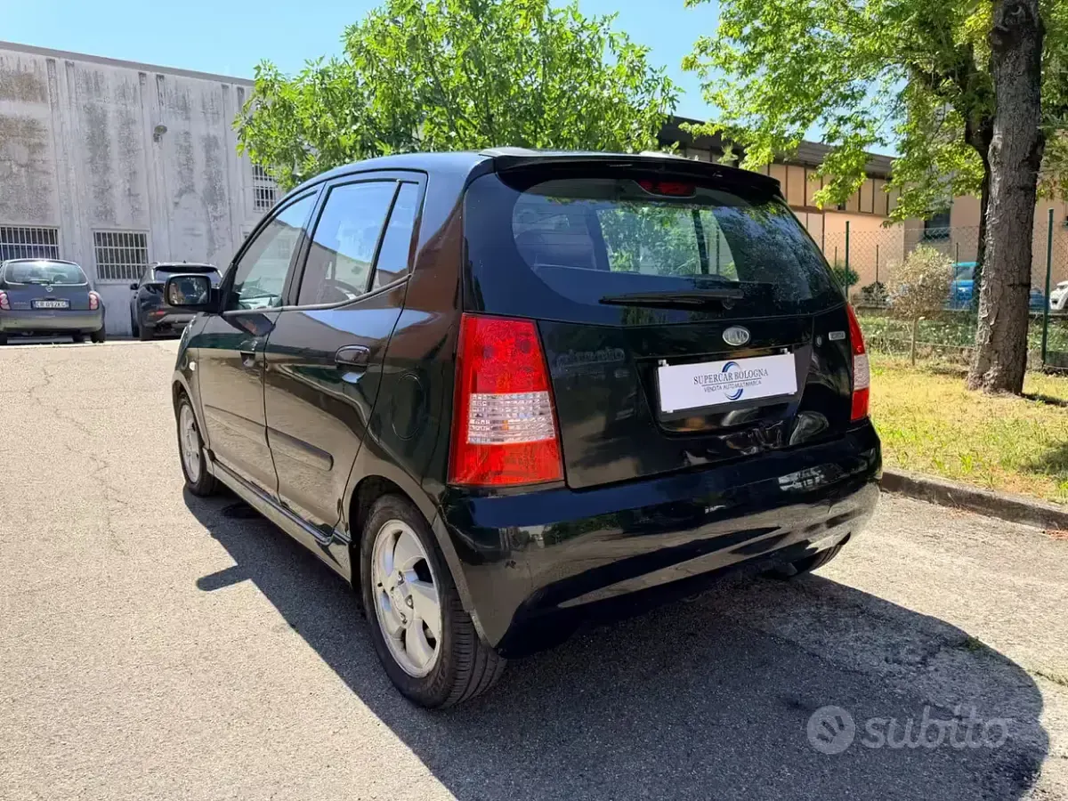 Usata Kia Picanto 75 CV (55 kW) 2007 Nero Utilitaria