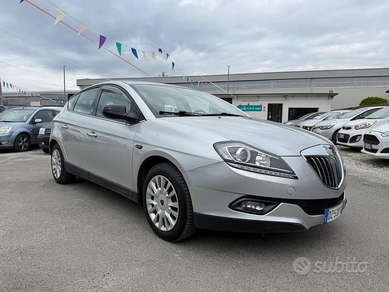 Usata Lancia Delta 119 CV (87 kW) 2010 Grigio Utilitaria