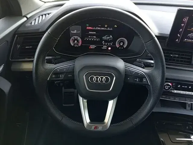 Usata Audi Q5 Sportback S-Line 204 CV (150 kW) 2024 Grigio daytona perla SUV