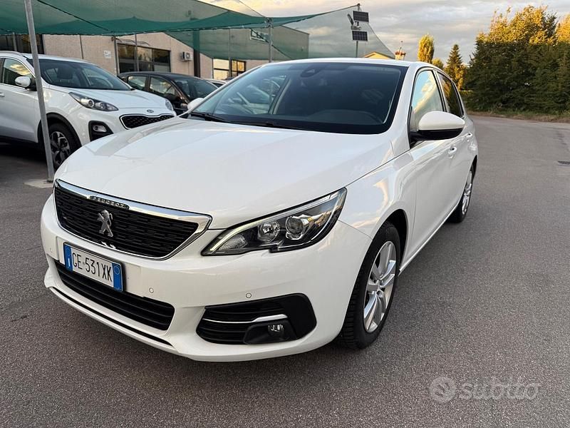 Bianco Usata 2021 Peugeot 308 Business-Line Tre volumi | 13.800 € (Buon prezzo) - Immagine 1/4