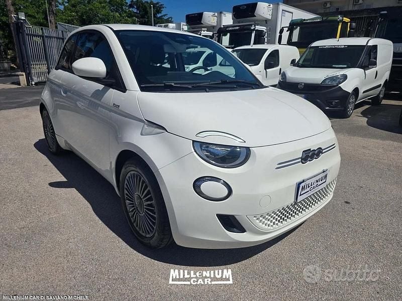 Usata Fiat 500e La Prima 86 kW (118 CV) 2021 Bianco Berlina