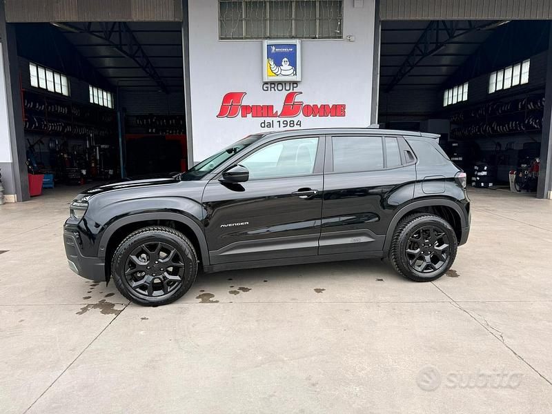 Usata Jeep Avenger Altitude 101 CV (74 kW) 2024 Nero SUV