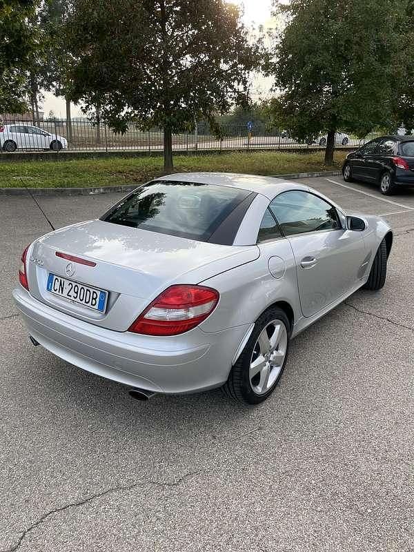 Usata Mercedes SLK200 163 CV (119 kW) 2004 Grigio Cabrio