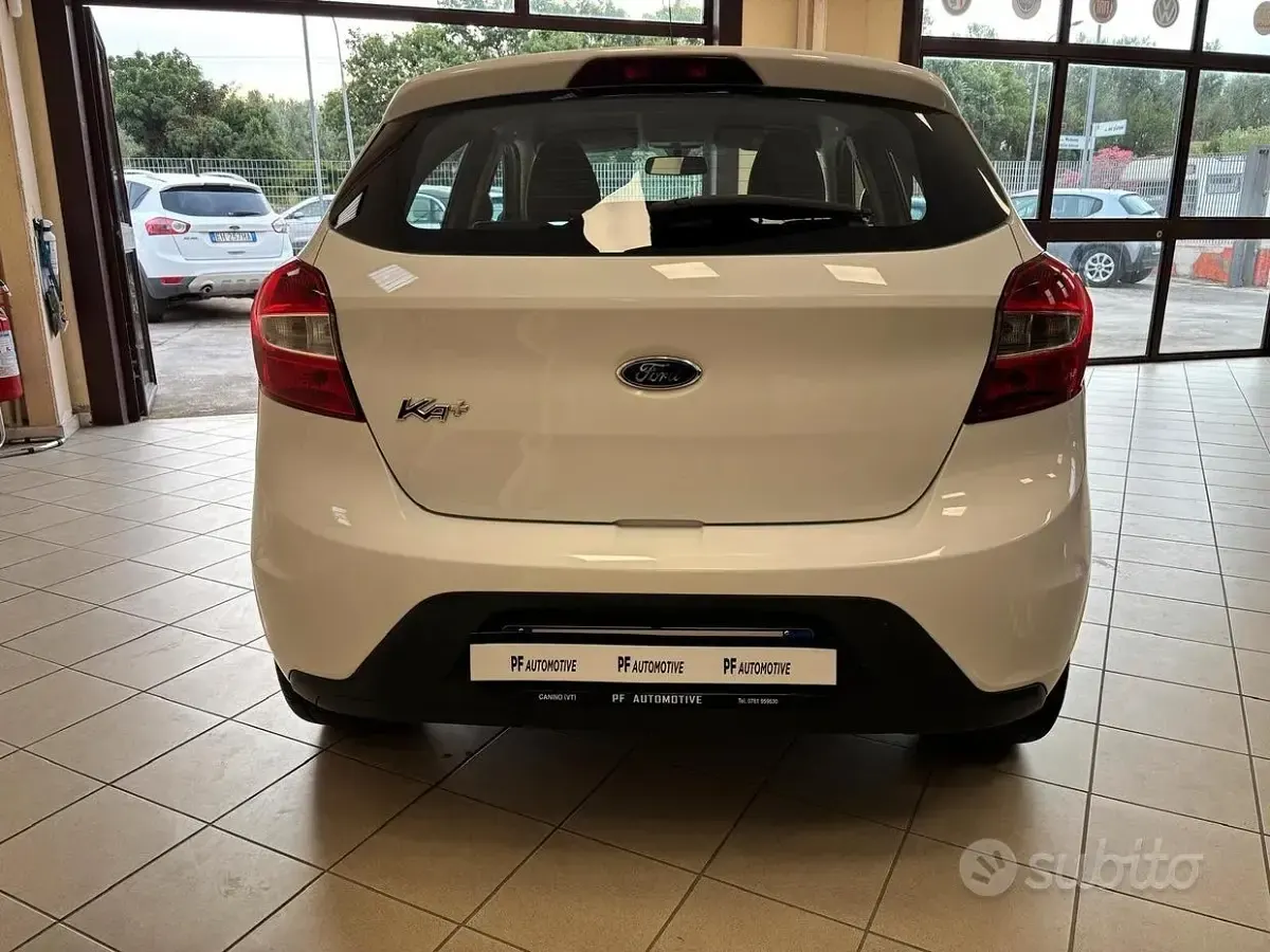 Usata Ford Ka 71 CV (52 kW) 2017 Bianco Berlina