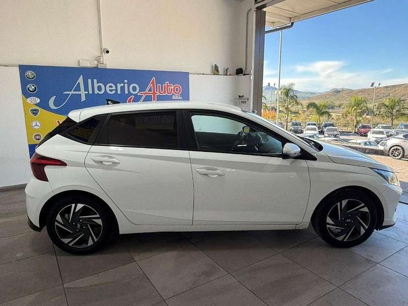 Usata Hyundai i20 84 CV (61 kW) 2022 Bianco Berlina