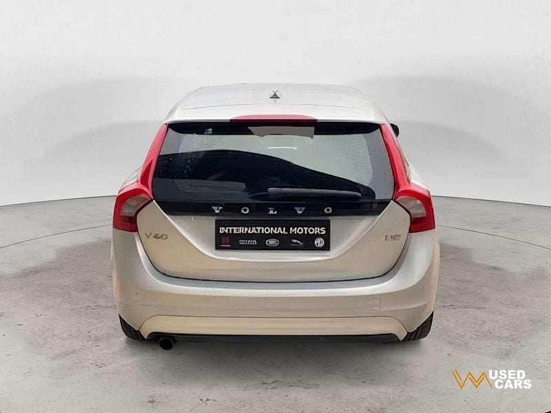 Usata Volvo V60 Business Edition 114 CV (83 kW) 2014 Grigio Station wagon