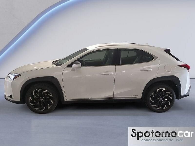 Usata Lexus UX Executive Line 183 CV (134 kW) 2022 Bianco SUV