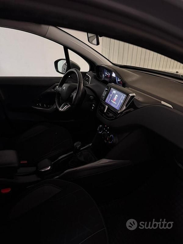 Usata Peugeot 2008 75 CV (55 kW) 2016 Grigio SUV