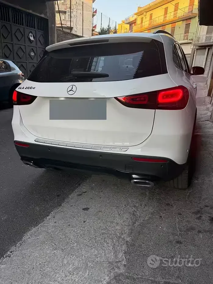 Usata Mercedes GLA200 150 CV (110 kW) 2020 Bianco SUV