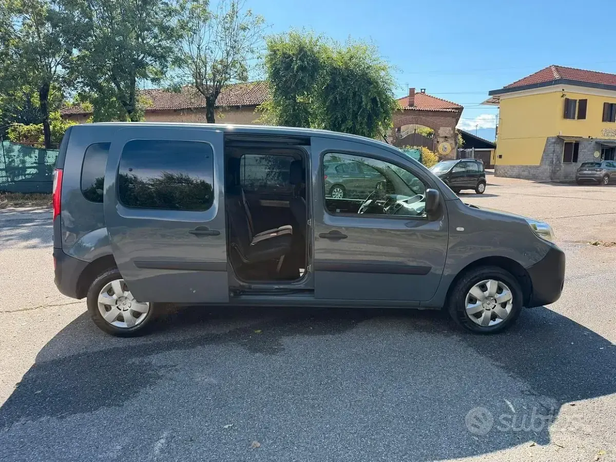 Usata Renault Kangoo 95 CV (69 kW) 2020 Grigio Monovolume