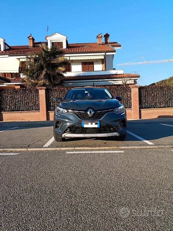 Usata Renault Captur Techno 101 CV (74 kW) 2024 Blu SUV