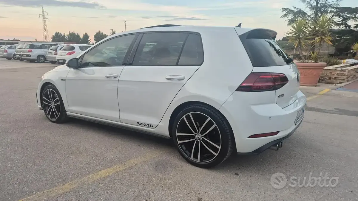Gebraucht VW Golf VIII Executive 184 PS (135 kW) 2020 Weiß Limousine