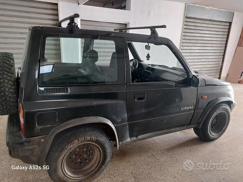 Usata Suzuki Vitara 75 CV (55 kW) 1997 Nero SUV