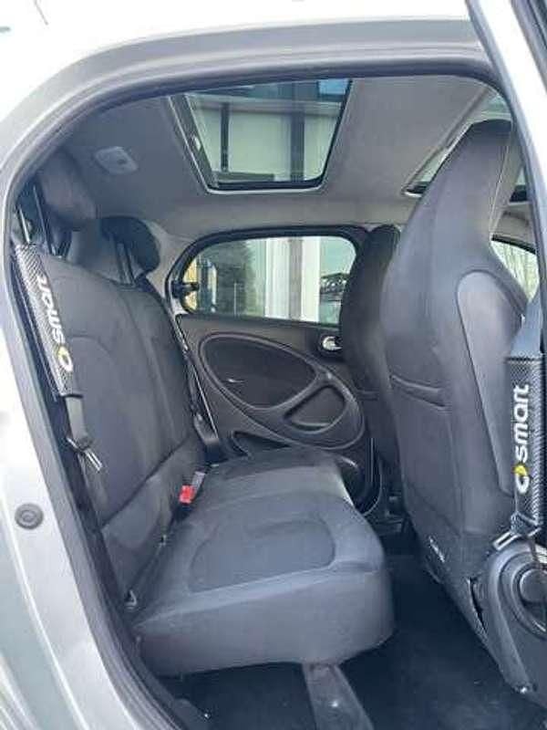 Usata Smart ForFour Passion 75 CV (55 kW) 2017 Argento Utilitaria