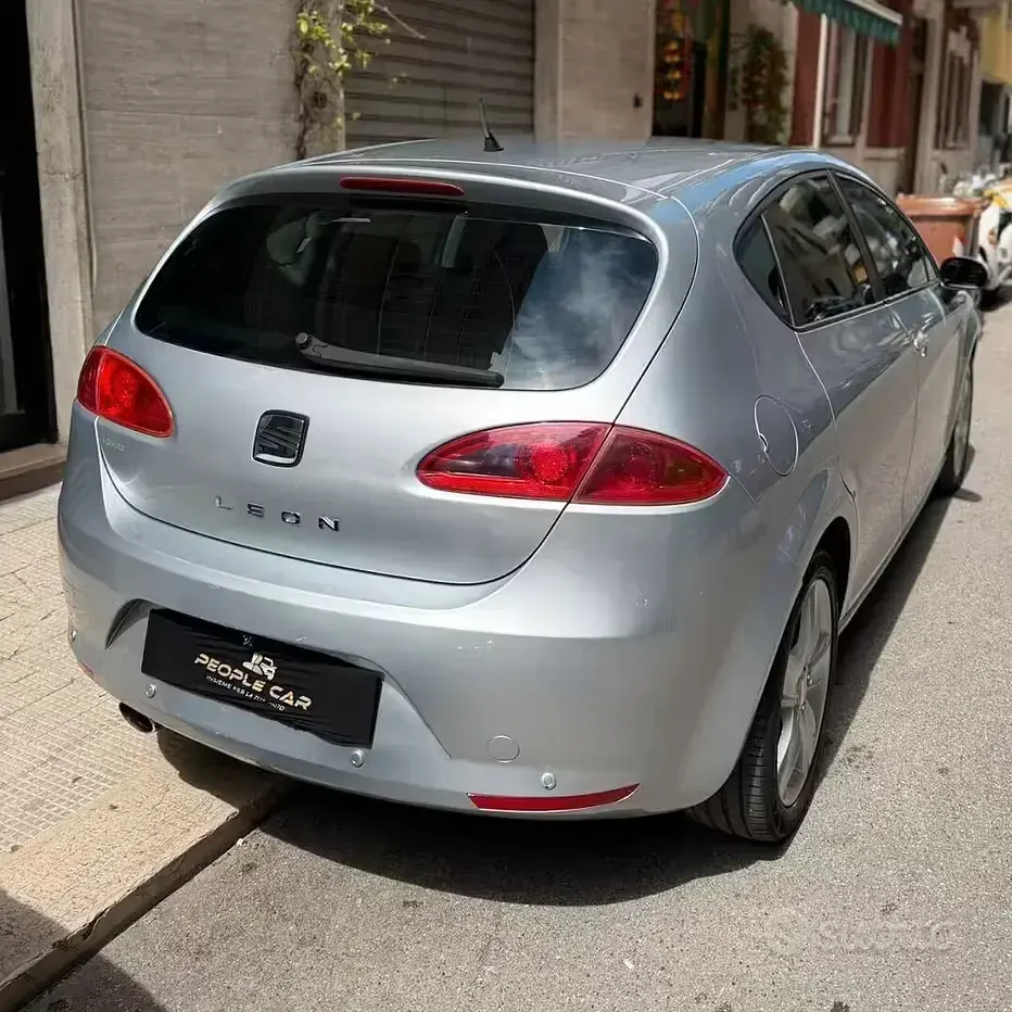Usata Seat Leon 105 CV (77 kW) 2008 Grigio Utilitaria