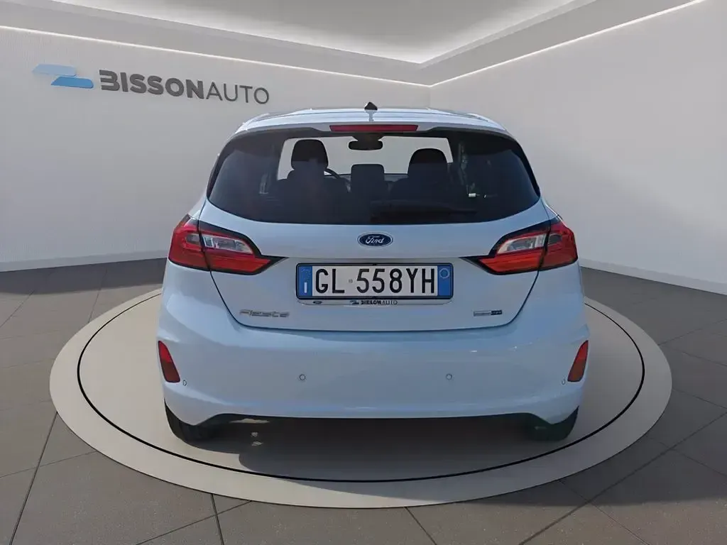 Second-hand Ford Fiesta Titanium 125 CP (91 kW) 2022 Alb Hatchback