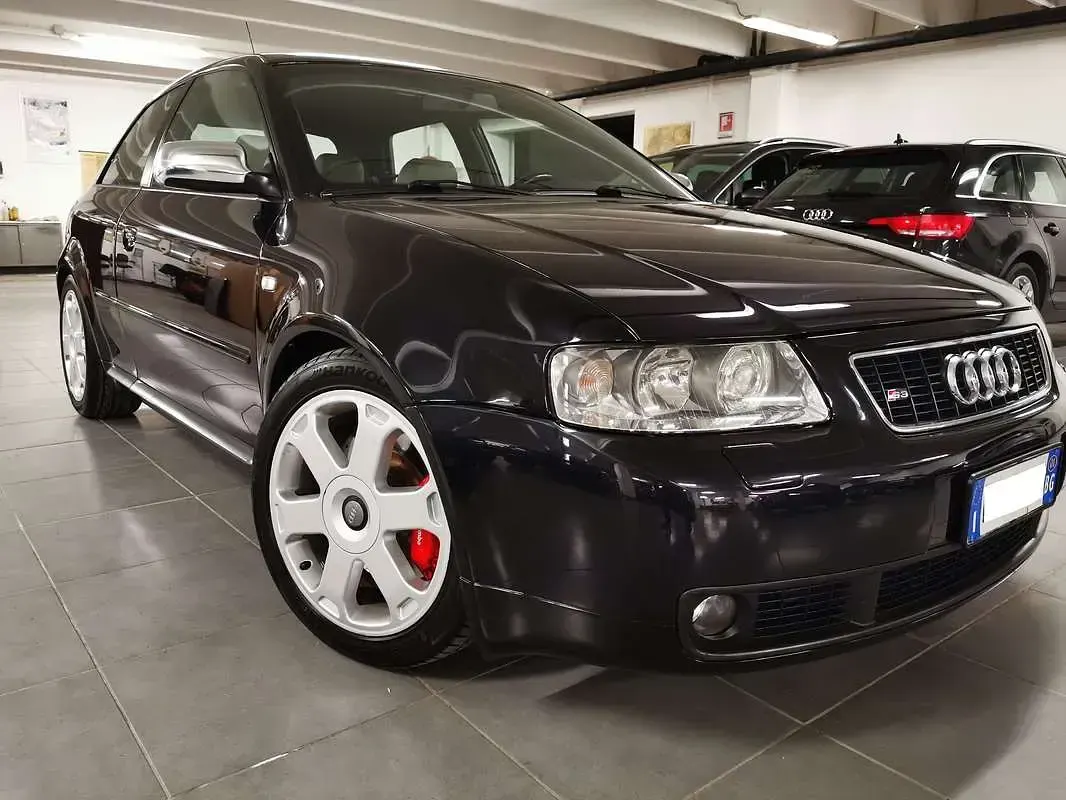Usata Audi S3 Ambiente 225 CV (165 kW) 2001 Nero Utilitaria