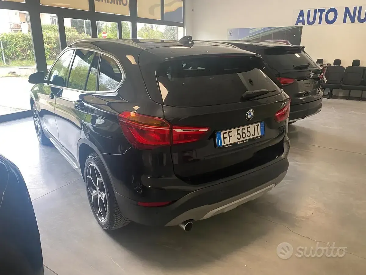 Usado BMW X1 Advantage 150 CV (110 kW) 2016 Negro SUV