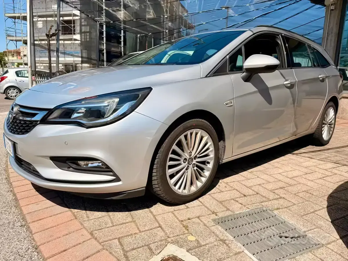 Usata Opel Astra Innovation 110 CV (80 kW) 2018 Grigio Station wagon