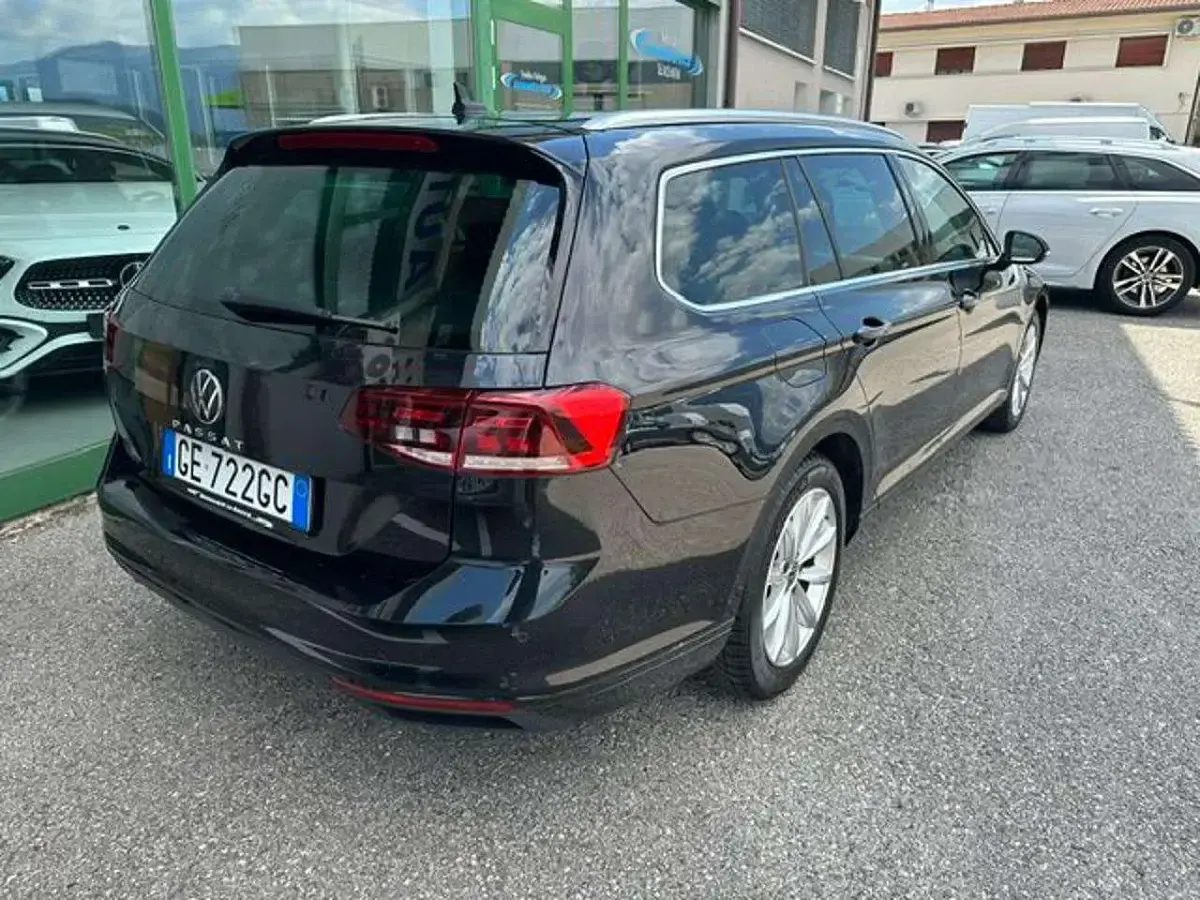 Usata VW Passat Business 150 CV (110 kW) 2021 Nero Station wagon