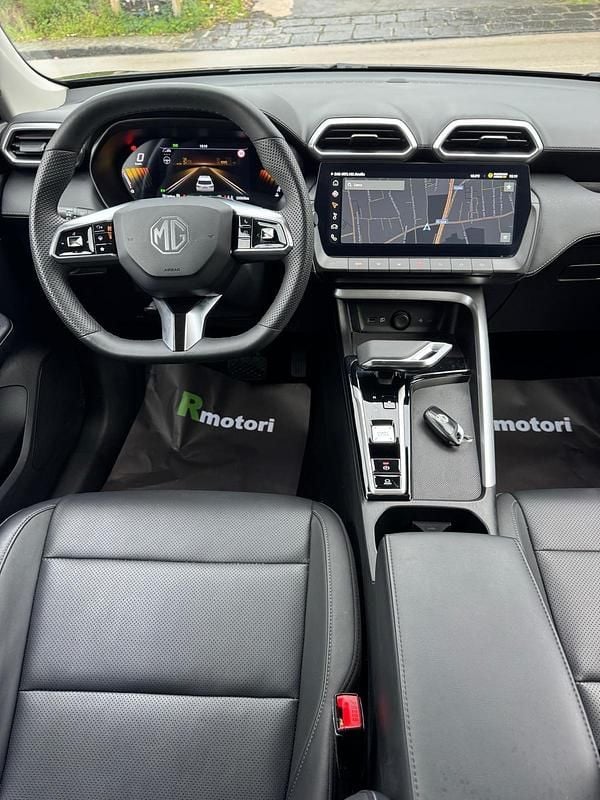 Usata MG ZS Luxury 101 CV (74 kW) 2025 Nero Station wagon