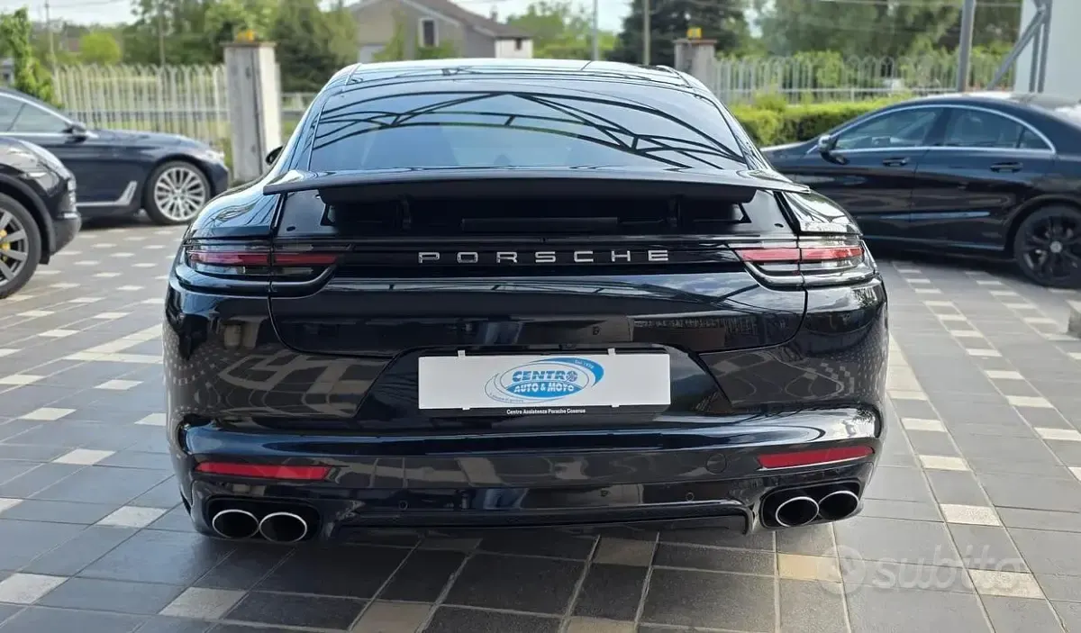 Usata Porsche Panamera 440 CV (323 kW) 2018 Nero Utilitaria