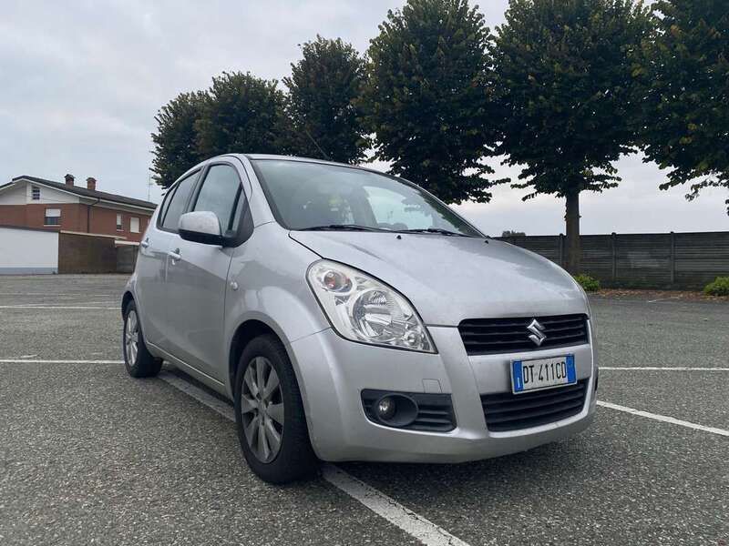 Grigio Usata 2009 Suzuki Splash GLS Due volumi | 3400 € (Buon prezzo) - Immagine 1/4