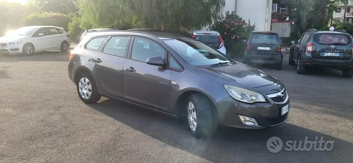 Usata Opel Astra 110 CV (80 kW) 2011 Station wagon