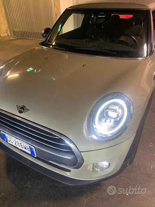 Usata Mini ONE 102 CV (75 kW) 2020 Grigio Utilitaria