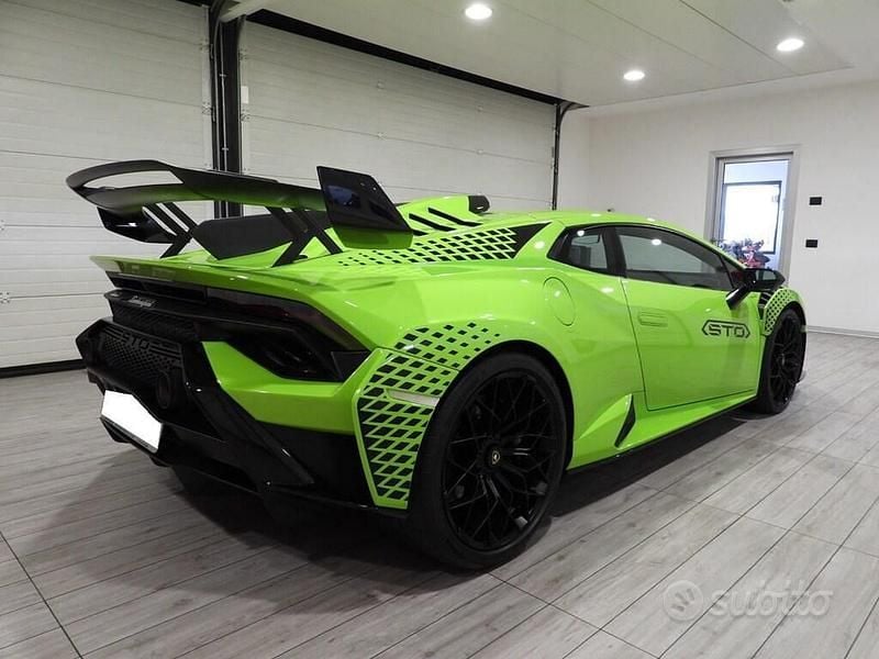 Usata Lamborghini Huracán 640 CV (470 kW) 2023 Verde Coupé