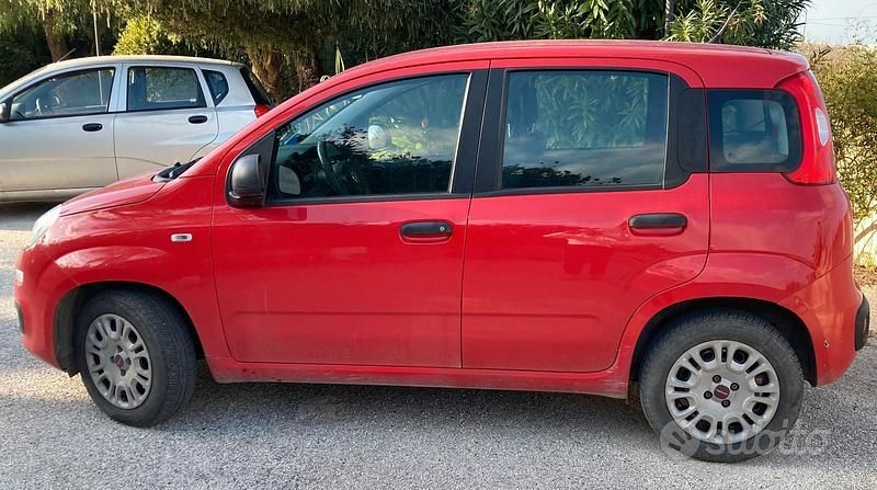 Usata Fiat Panda Easy 69 CV (50 kW) 2019 Rosso Utilitaria
