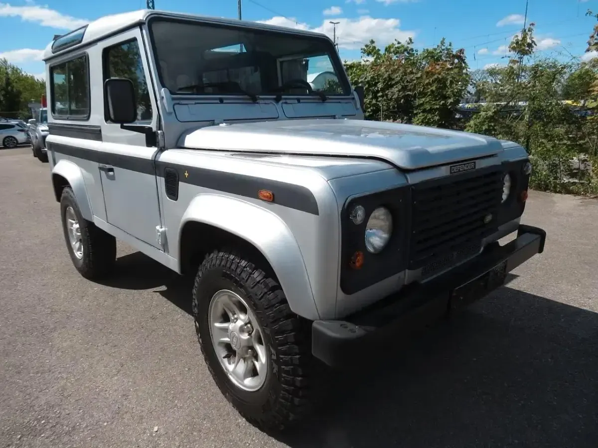 Usata Land Rover Defender 122 CV (89 kW) 2003 Station wagon