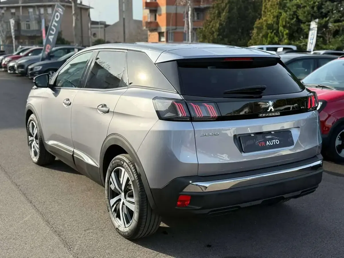 Usata Peugeot 3008 Allure 131 CV (96 kW) 2024 Grigio SUV