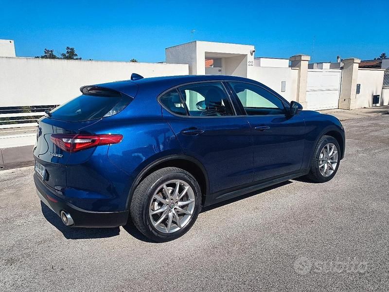 Usata Alfa Romeo Stelvio Business 210 CV (154 kW) 2018 Blu SUV