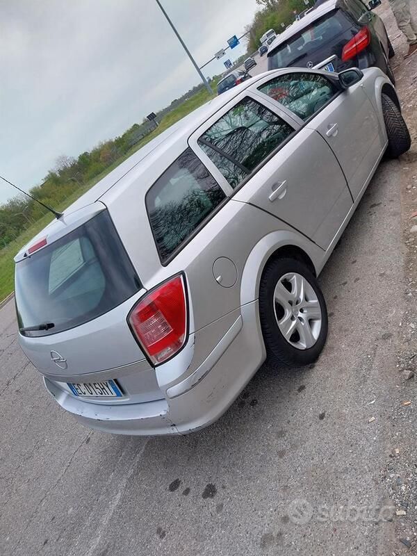 Usata Opel Astra 116 CV (85 kW) 2010 Grigio Station wagon