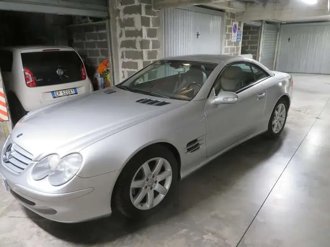 Usata Mercedes SL500 306 CV (225 kW) 2002 Argento Cabrio