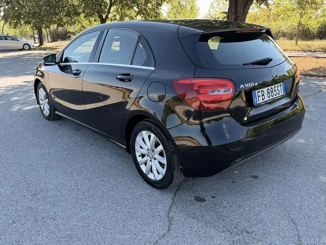 Usata Mercedes A180 Premium 109 CV (80 kW) 2015 Utilitaria