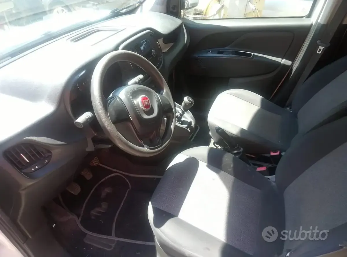 Usata Fiat Doblò 90 CV (66 kW) 2022 Bianco Monovolume