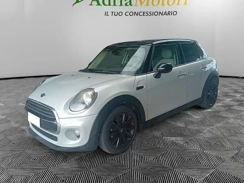 Usata Mini Cooper D Hype 116 CV (85 kW) 2018 Utilitaria