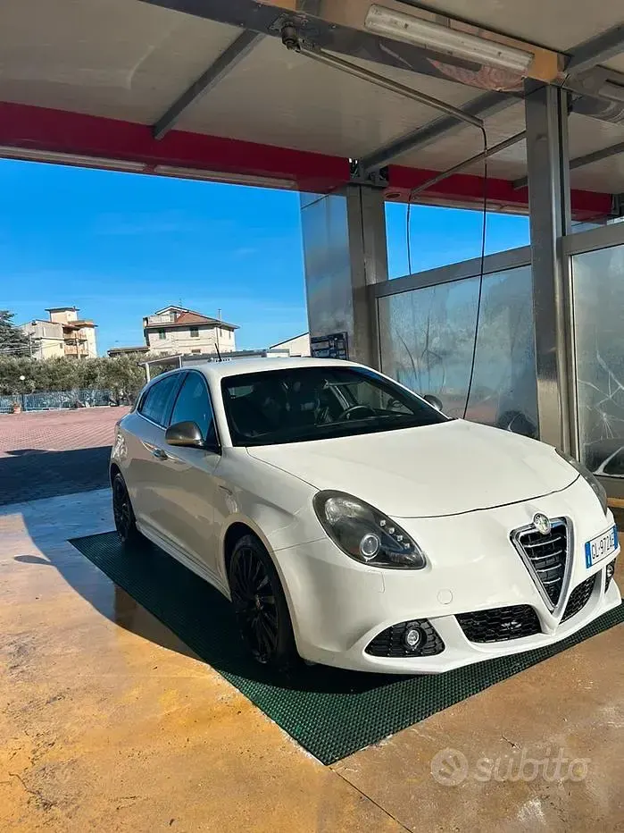 Usata Alfa Romeo Giulietta 170 CV (125 kW) 2013 Bianco Berlina