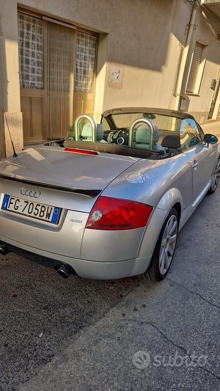 Usata Audi TT Roadster 225 CV (165 kW) 2001 Grigio Cabrio